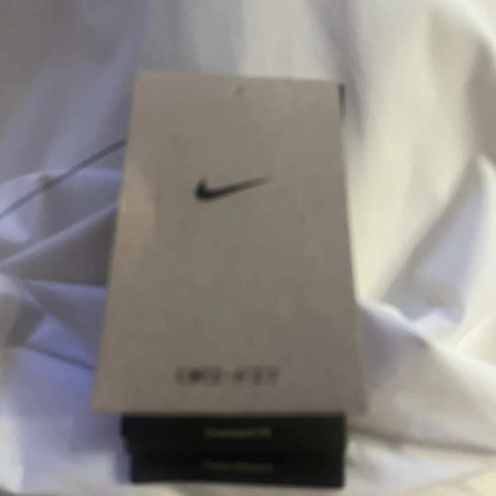 Women’s Nike DRI-FIT Large Button Down Shirt - Picture 8 of 12